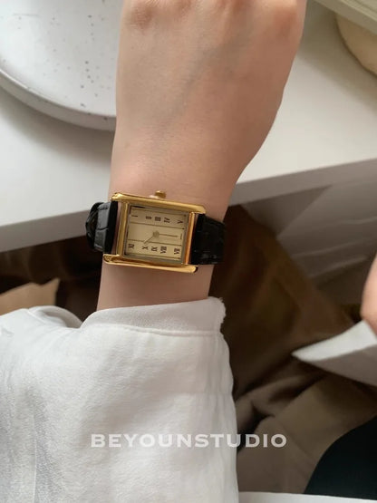 Retro Niche Design Square Rectangular Gold Dial Quartz Women's Watch Casual Black Leather Waterproof Fashion Watch Relogio