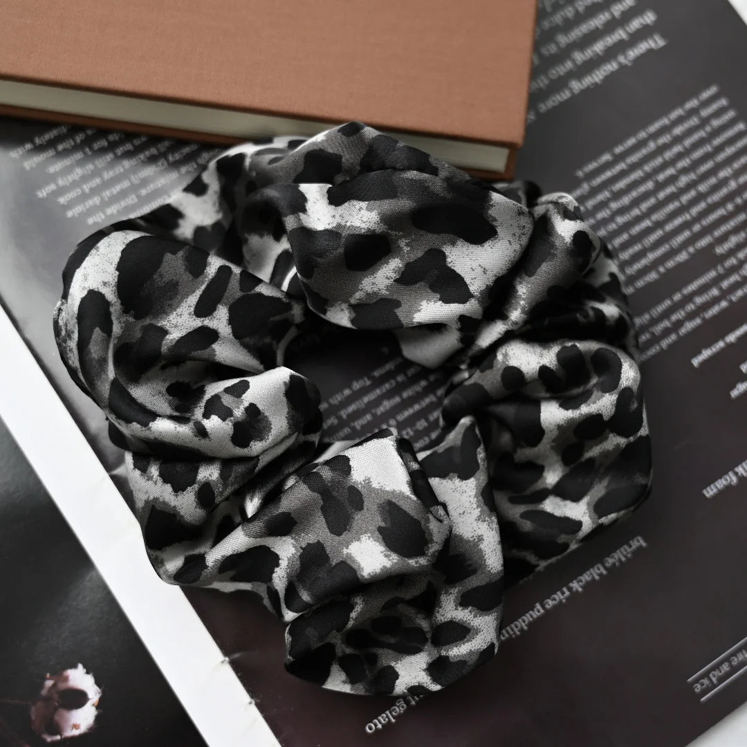 Modern design: with elegant and distinctive leopard print