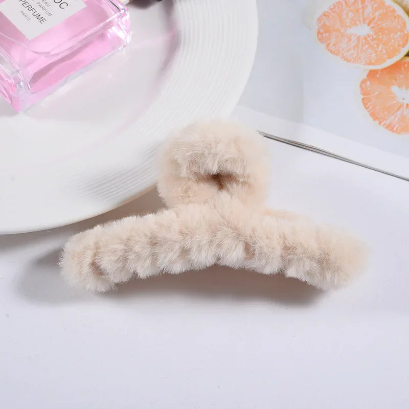 Korean Fashion Autumn Winter Plush Hair Claw Elegant Updo Hair Clip Claw Clamp Headwear Girls Women Hair Accessories