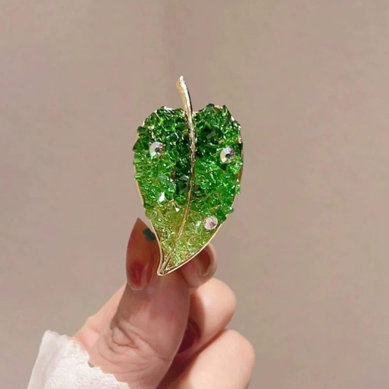 Delicate Green Crystal Leaves Brooches Pin for Women Girls Classic Plant Partry Wedding Badges Jewelry Decoration