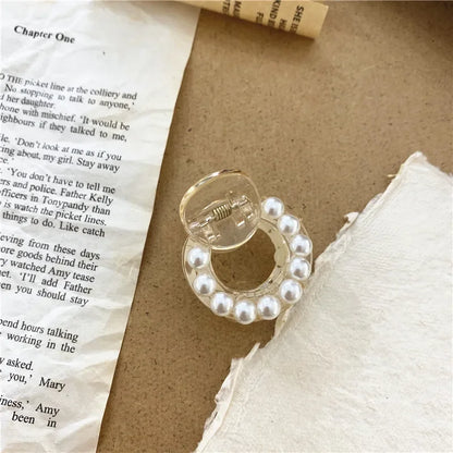 Korean Fashion Pearl Hair Claw Vintage Transparent Hair Clip Claw Clamp Elegant Princess Headwear Women Hair Accessories