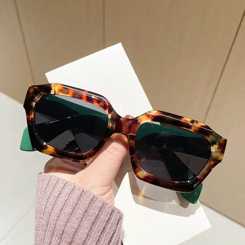 New Personality Square Sunglasses Women Men Luxury Brand Designer Irregular Small Frame Sunglasses Female Traveling Eyewear