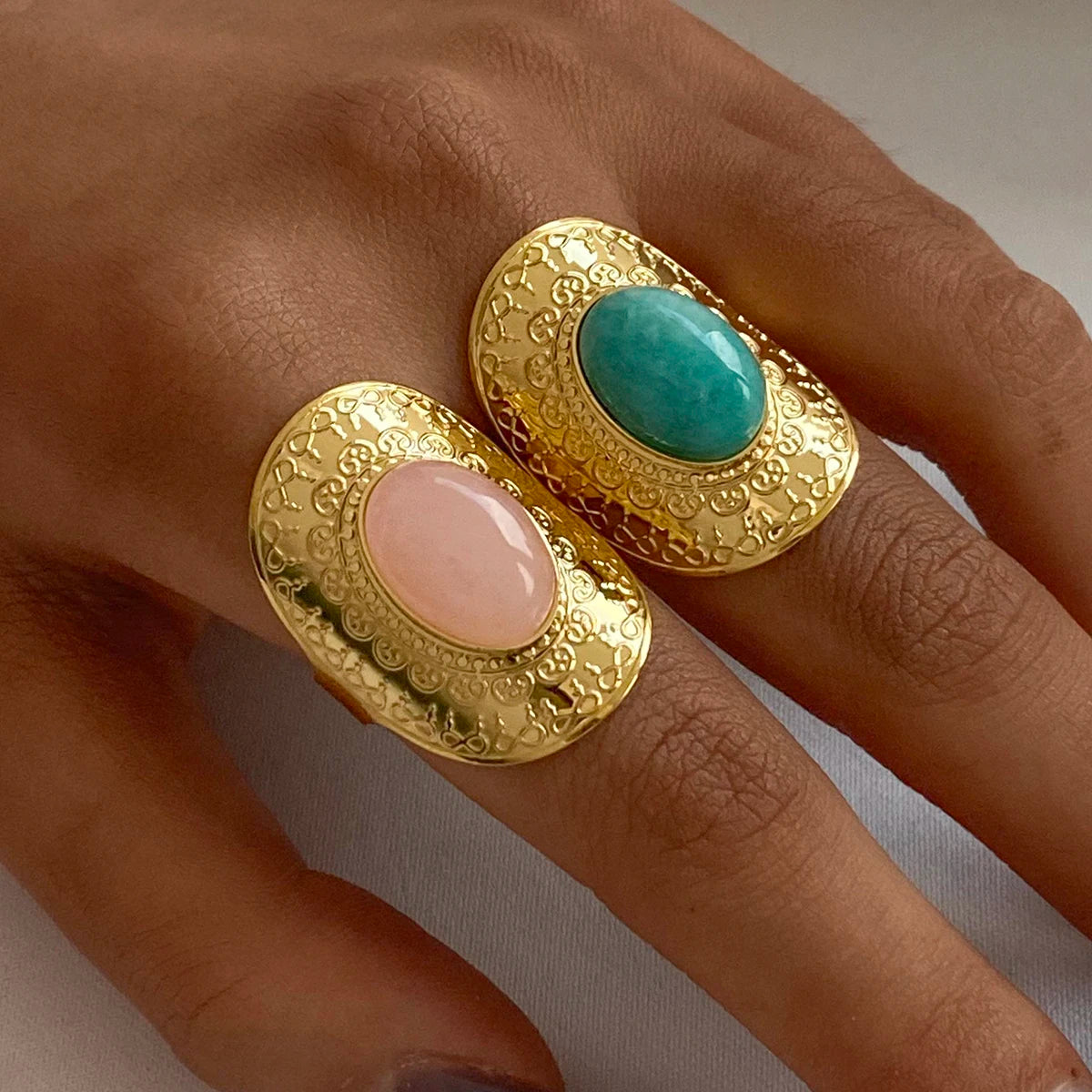 Youthway Gold Plated Stainless Steel Green&Pink Stone Hammer Pattern Oval Ring For Unisex Fashion Ethnic Waterproof Jewelry Gift