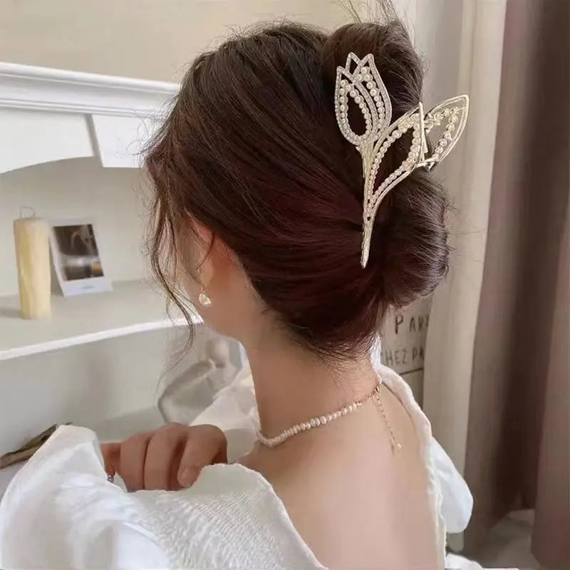 Korean Fashion Tulip Pearl Rhinestone Hair Claw Clip Alloy Elegant Hair Clip Claw Clamp Headwear Girls Women Hair Accessories