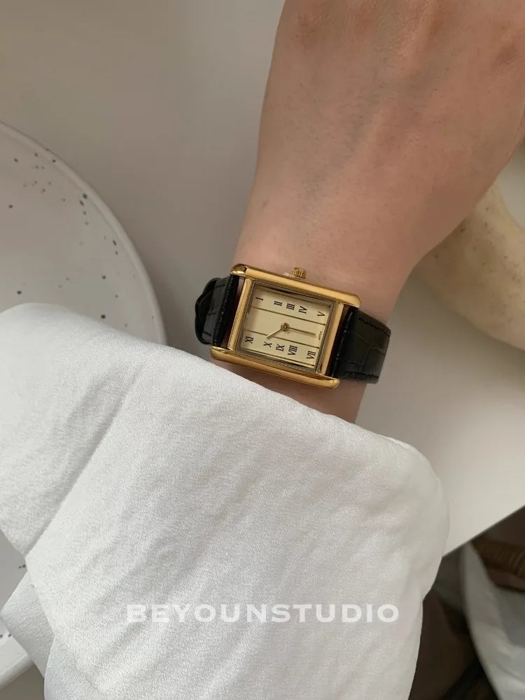 Retro Niche Design Square Rectangular Gold Dial Quartz Women's Watch Casual Black Leather Waterproof Fashion Watch Relogio