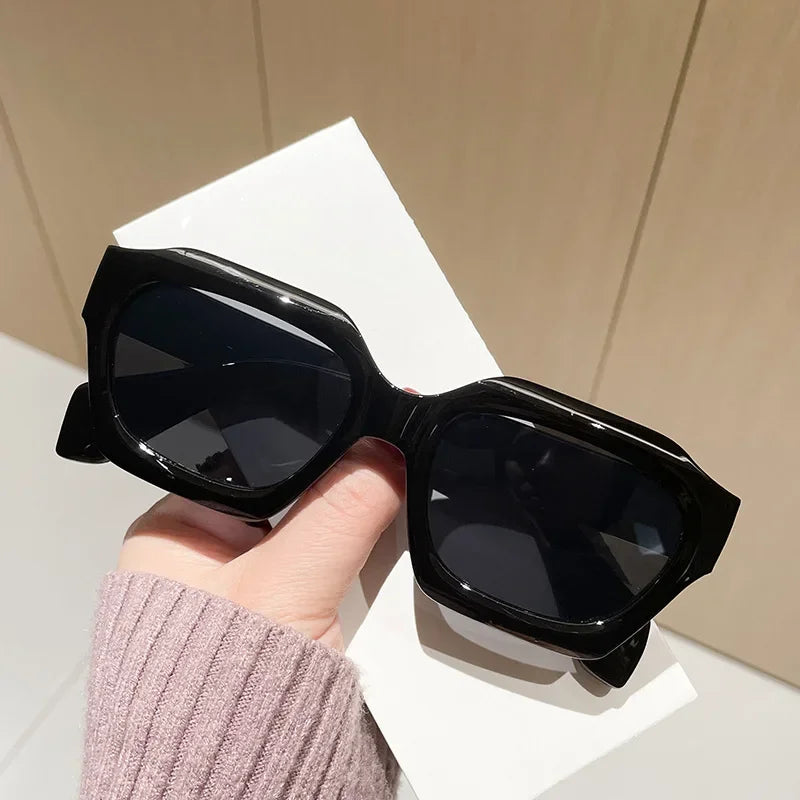 New Personality Square Sunglasses Women Men Luxury Brand Designer Irregular Small Frame Sunglasses Female Traveling Eyewear