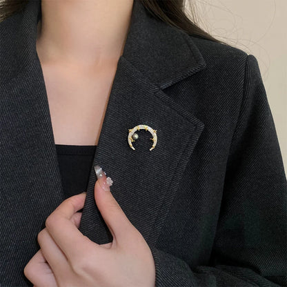 Elegant Rhinestone Moon Brooches Pins For Women Trendy Luxury Design Clothes Dress Lady Jewelry Party Office Accessories Gifts