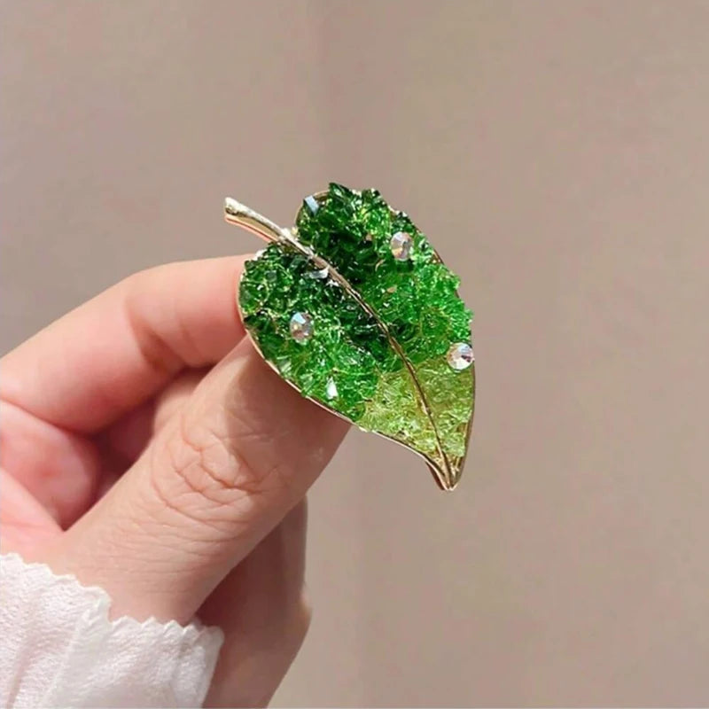 Delicate Green Crystal Leaves Brooches Pin for Women Girls Classic Plant Partry Wedding Badges Jewelry Decoration