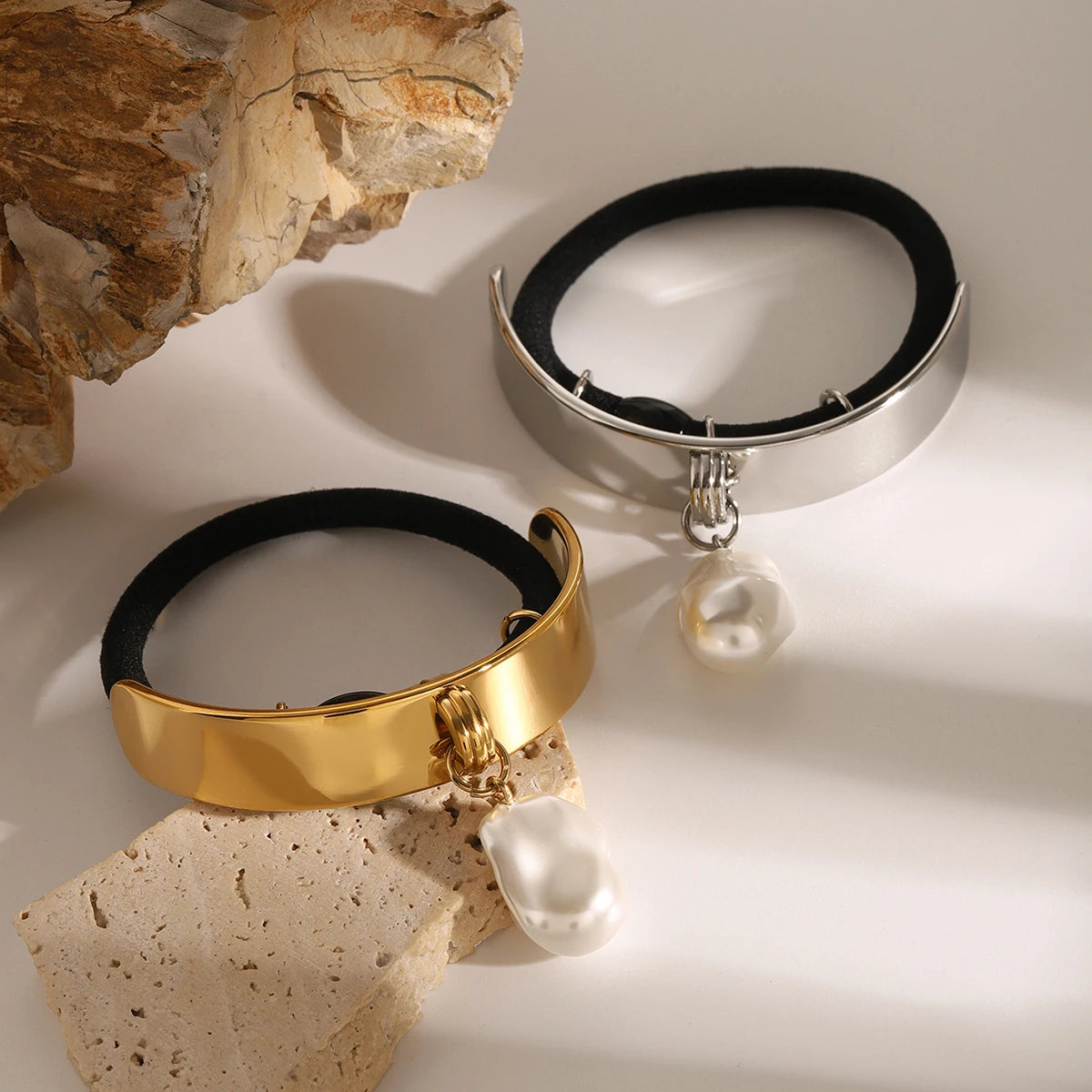 Shiny, Waterproof Stainless Steel Hair Tie: A Stylish and Durable Choice